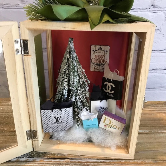 Merry Miniatures Holiday Shadow Box - Picture 7 of 9